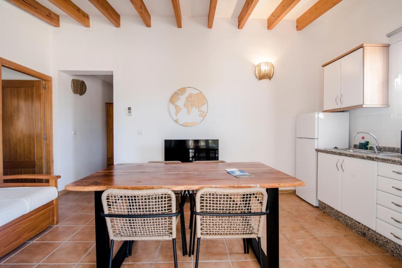 Apartments Es Clot Des Forn Es Pujols Exterior photo