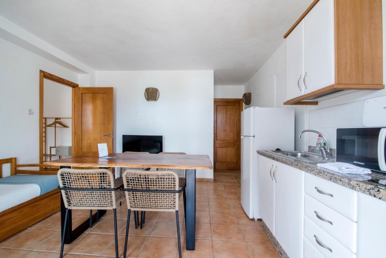 Apartments Es Clot Des Forn Es Pujols Exterior photo