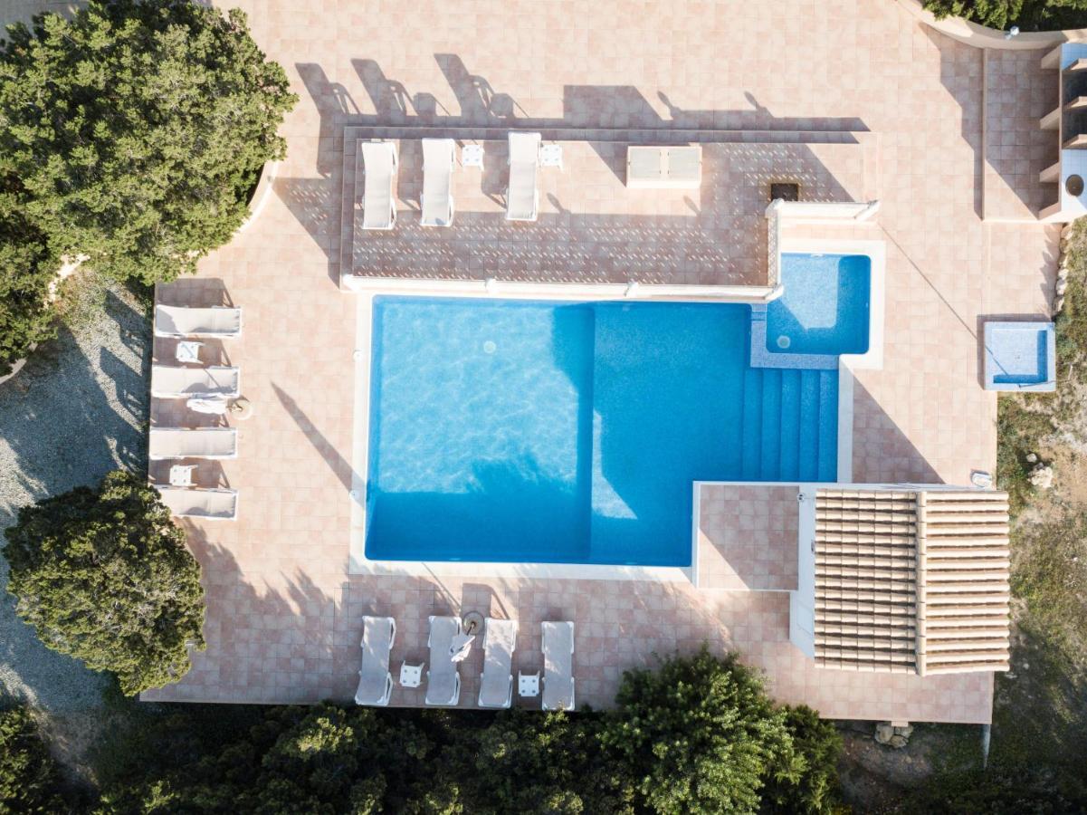 Apartments Es Clot Des Forn Es Pujols Exterior photo